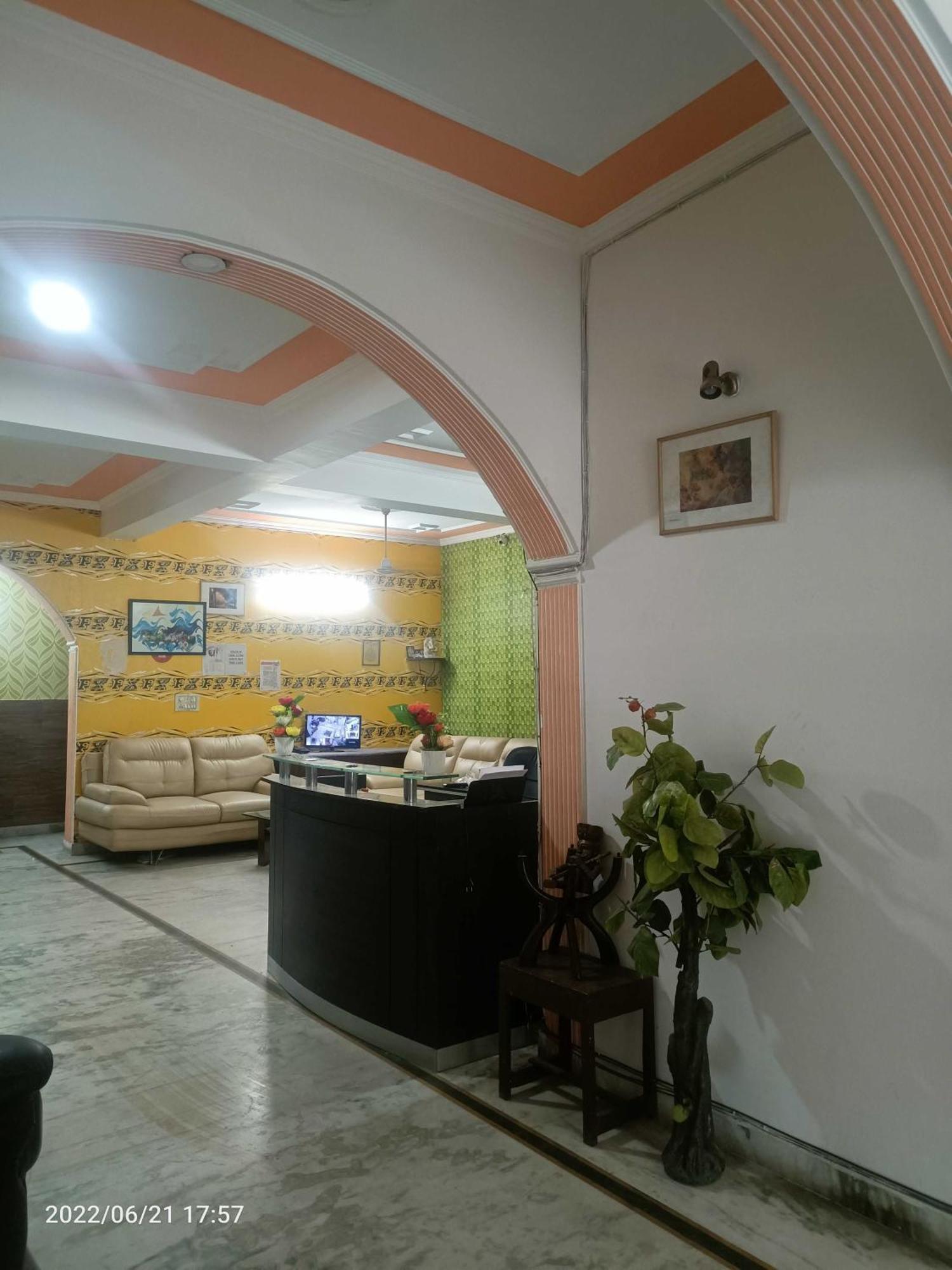 Oyo Metro View Residency Near Snow World Hotel Noida Exterior foto